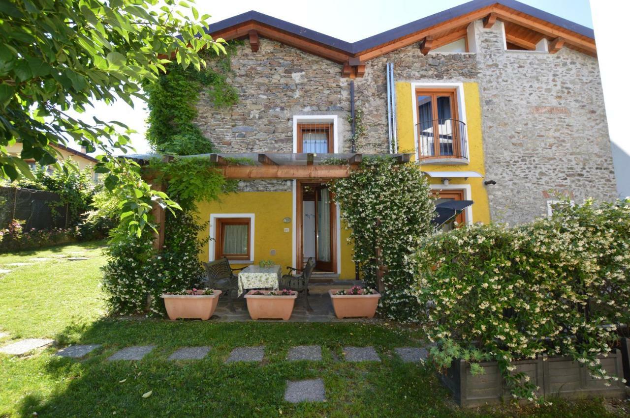 Rustico Giulietta E Romeo Vila Colico Exterior foto